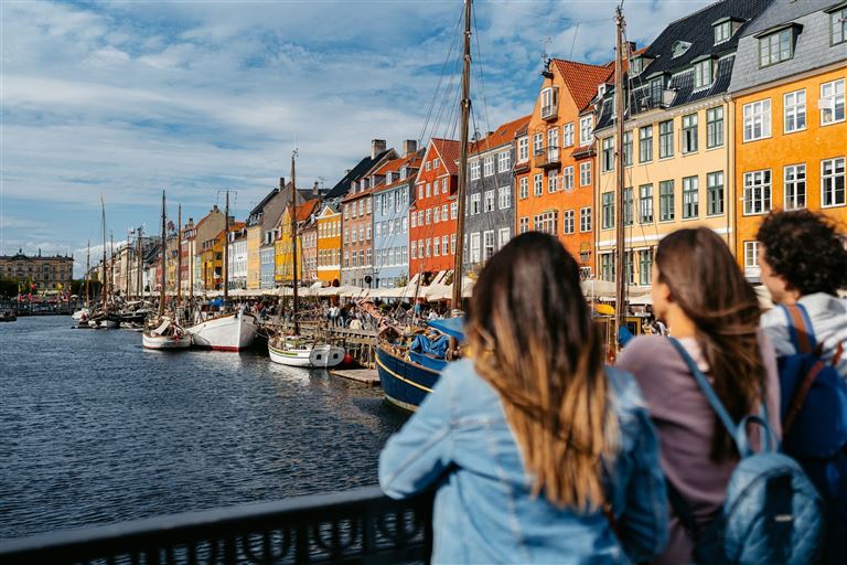 Im Komfortbus zum Nordkap ©urbazon/istock